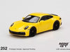 Mini GT 1:64 Porsche 911 Carrera 4S Racing Yellow #252