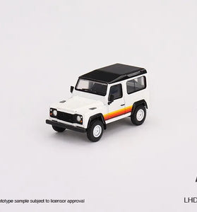 Mini GT 1:64 Land Rover Defender 90 Wagon White #378