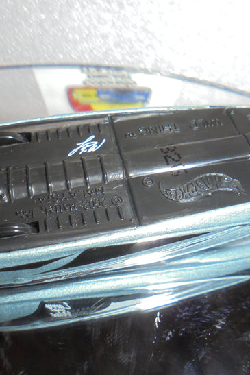 Hot Wheels Larry's Garage CHASE Pale Blue Wild Thing w/Real Riders