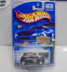 HOT WHEELS 2002 TREASURE HUNT BLACK MINI COOPER W/REDLINE REAL RIDERS