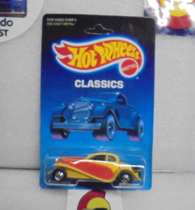 1988 HOT WHEELS CLASSIC YELLOW '37 BUGATTI UNPUNCHED CARD