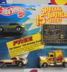 1982 HOT WHEELS 3 CAR SET W/BELT BUCKLE, '67 CAMARO, LONG SHOT SEMI, PORSCHE 928