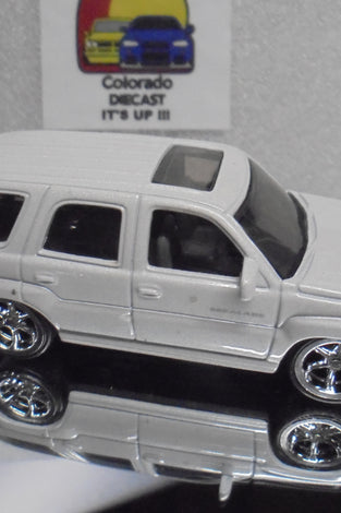 LOOSE HOT WHEELS White Cadillac Escalade w/Real Riders
