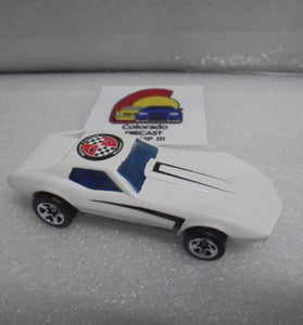 LOOSE HOT WHEELS NATIONAL CORVETTE MUSEUM WHITE CORVETTE STINGRAY  MINT