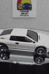 LOOSE HOT WHEELS WHITE LOTUS ESPIRIT S1 w/REAL RIDERS