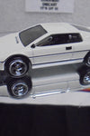 LOOSE HOT WHEELS WHITE LOTUS ESPIRIT S1 w/REAL RIDERS