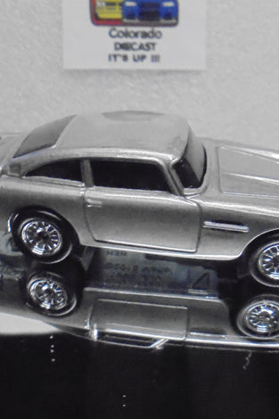 LOOSE HOT WHEELS GREY ASTON MARTIN 1963 DB5w/REAL RIDERS