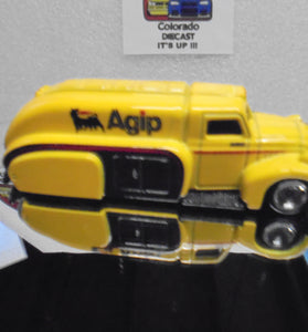 LOOSE HOT WHEELS YELLOW AGIP '38 DODGE AIRFLOW w/REAL RIDERS