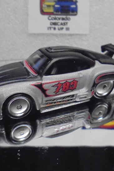 LOOSE HOT WHEELS GARAGE GREY/BLACK VOLKSWAGEN KARMANN GHIA w/REAL RIDERS