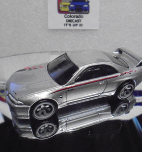 LOOSE HOT WHEELS  SILVER NISSAN SKYLINE GT-R R33 w/REAL RIDERS