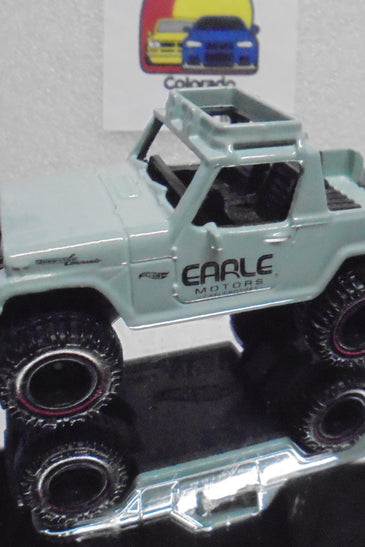 LOOSE HOT WHEELS PALE GREEN '67 JEEPSTER COMMANDO w/REAL RIDERS