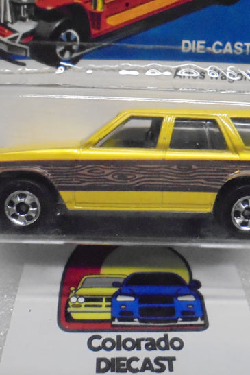 1981 HOT WHEELS YELLOW ARIES WAGON UNPUNCHED CARD