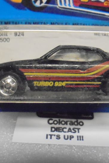 1981 HOT WHEELS BLACK UPFRONT 924 PORSCHE UNPUNCHED INTERNATIONAL CARD