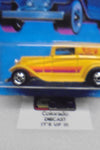 1988 HOT WHEELS CLASSICS YELLOW '32 FORD DELIVERY UNPUNCHED CARD