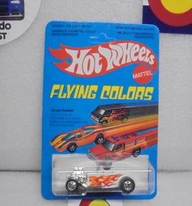 1979 HOT WHEELS FLYING COLORS WHITE STREET RODDER UNPUNCHED INTERNATIONAL CARD