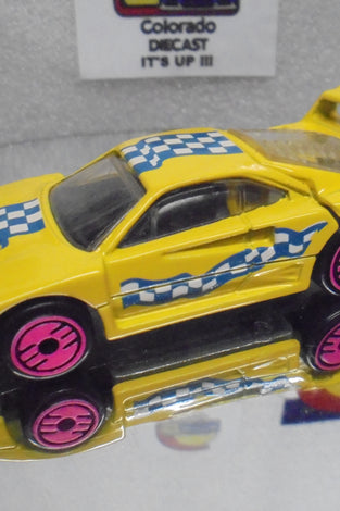 LOOSE HOT WHEELS YELLOW REVEALERS FERRAI F40 w/PINK ULTRA HOTS