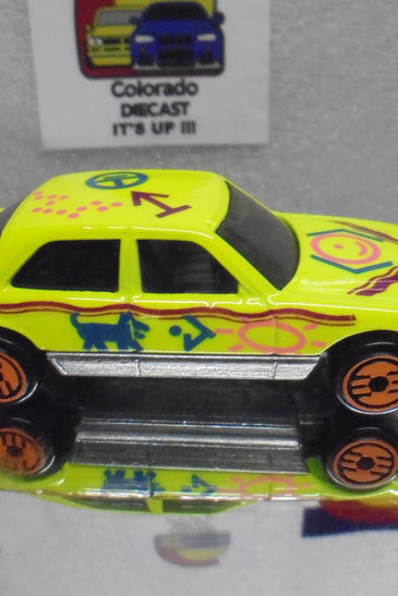 LOOSE HOT WHEELS YELLOW REVEALERS MERCEDES 380SEL w/ORANGE ULTRA HOTS