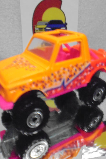 LOOSE HOT WHEELS ORANGE CAL CUSTOM STREET ROADER w/SUZUKI IN THE GRILL