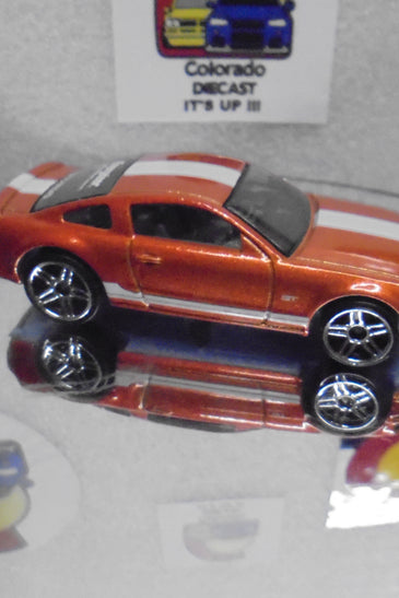 LOOSE HOT WHEELS ORANGE ENERGIZER 2005 FORD MUSTANG GT