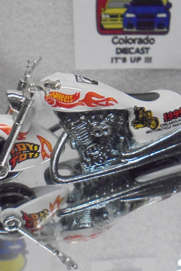 LOOSE HOT WHEELS WHITE CHICAGOLAND 2000 TOYS FOR TOTS SCORCHIN SCOOTER