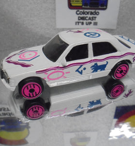 LOOSE HOT WHEELS WHITE REVEALERS MERCEDES 380 SEL w/PINK ULTRA HOTS