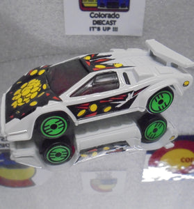 LOOSE HOT WHEELS WHITE REVEALERS LAMBORGHINI COUNTACH w/GREEN ULTRA HOTS