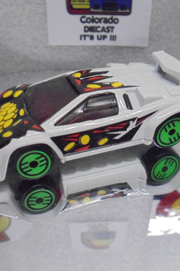 LOOSE HOT WHEELS WHITE REVEALERS LAMBORGHINI COUNTACH w/GREEN ULTRA HOTS