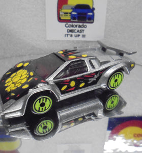 LOOSE HOT WHEELS REVEALERS SILVER  LAMBORGHINI COUNTACH w/LIME ULTRA HOTS