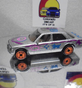 LOOSE HOT WHEELS REVEALERS SILVER MERCEDES 380 SEL w/ORANGE ULTRA HOTS