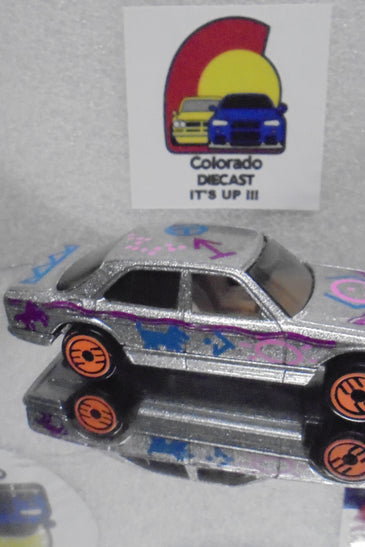 LOOSE HOT WHEELS REVEALERS SILVER MERCEDES 380 SEL w/ORANGE ULTRA HOTS