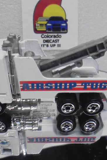 Loose Hot Wheels White Airship Tug Tow Truck w/Blackwalls