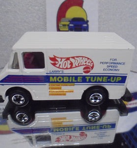 Loose Hot Wheels White Mobile Tune Up Combat Medic Truck w/Blackwalls