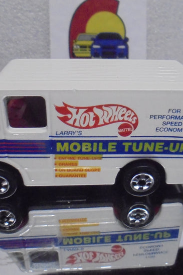Loose Hot Wheels White Mobile Tune Up Combat Medic Truck w/Blackwalls