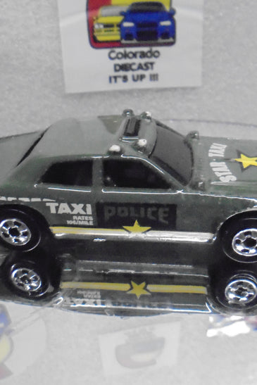 Loose Hot Wheels Green Star Taxi Police Car w/Blackwalls High Edge Wear