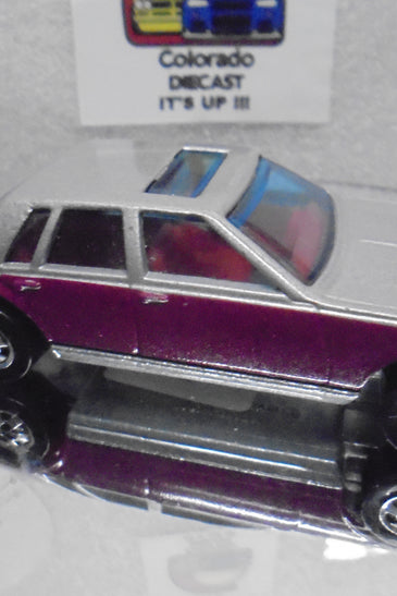 Loose Hot Wheels Silver Cadillac Seville w/Blackwalls