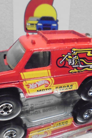 Loose Hot Wheels Red Scene Machines Moto Cross Van w/Blackwalls Minor Wear