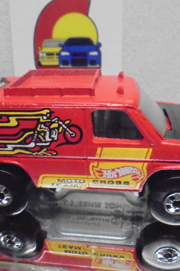 Loose Hot Wheels Red Scene Machines Moto Cross Van w/Blackwalls Minor Wear