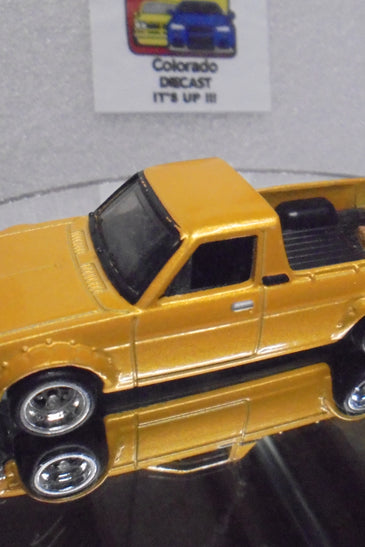 LOOSE HOT WHEELS YELLOW 1975 DATSUN SUNNY TRUCK (B120) w/RR'S