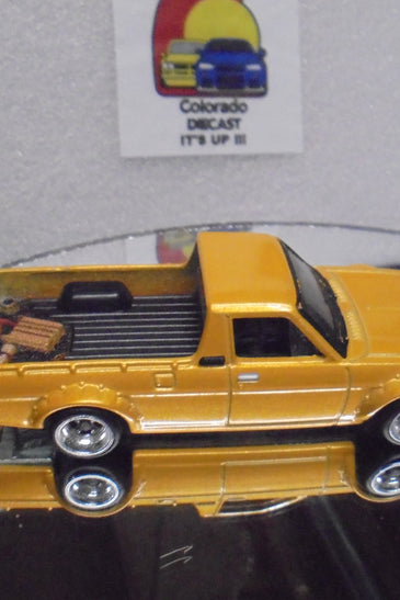 LOOSE HOT WHEELS YELLOW 1975 DATSUN SUNNY TRUCK (B120) w/RR'S