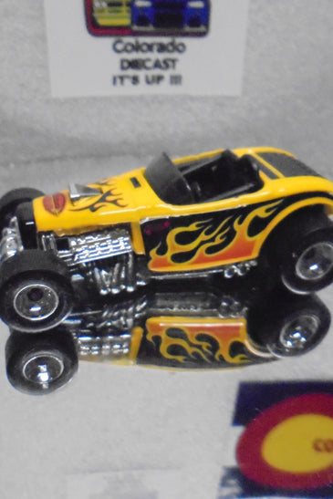 LOOSE HOT WHEELS YELLOW TRACK T w/RR'S