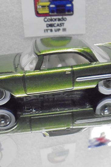 LOOSE HOT WHEELS GREEN CHRYSLER 300 w/RR'S