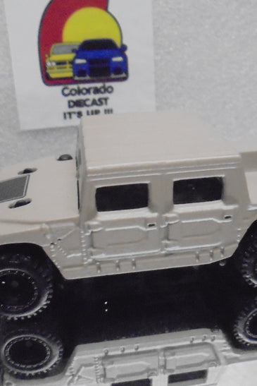 LOOSE HOT WHEELS TAN HUMMER H1 w/RR'S