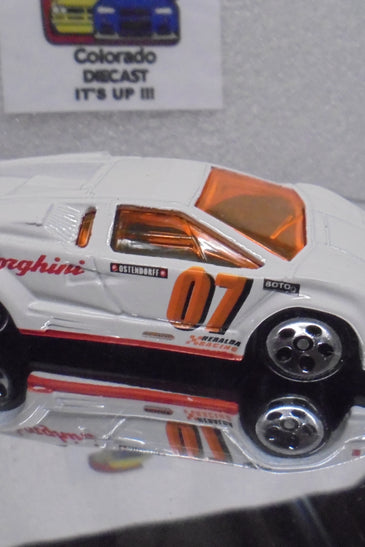LOOSE HOT WHEELS WHITE LAMBORGHINI COUNTACH w/5 SPOKES