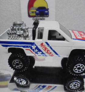 LOOSE HOT WHEELS WHITE NISSAN HARDBODY TRUCK w/GEAR WHEELS