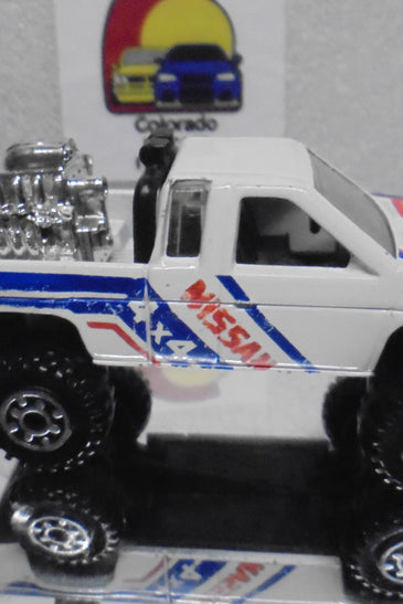 LOOSE HOT WHEELS WHITE NISSAN HARDBODY TRUCK w/GEAR WHEELS