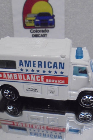 LOOSE HOT WHEELS WHITE AMERICAN AMBULANCE w/7 SPOKE WHEELS