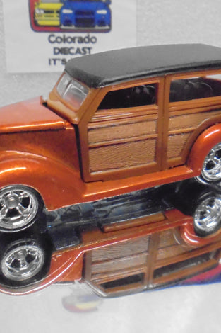 LOOSE HOT WHEELS ORANGE '37 FORD w/REAL RIDERS
