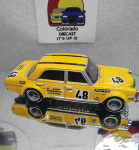 LOOSE HOT WHEELS YELLOW MERCEDES-BENZ 300 SEL 6.8 AMG w/REAL RIDER'S