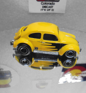 LOOSE HOT WHEELS YELLOW VOLKSWAGEN CLASSIC BUG w/REAL RIDER'S