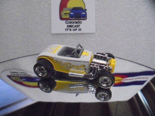 Hot Wheels Wayne's Garage CHASE White w/Flames Street Rodder